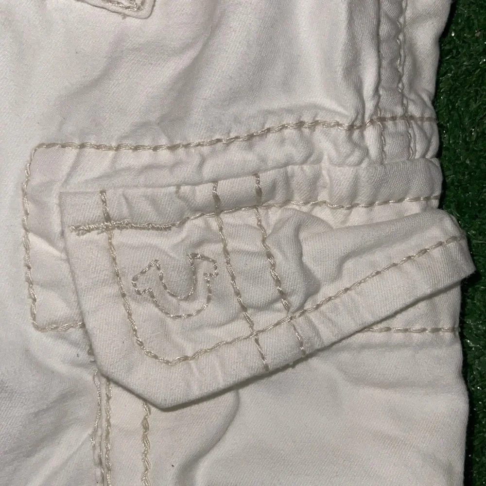 NWOT True Religion caca tho shorts sz40